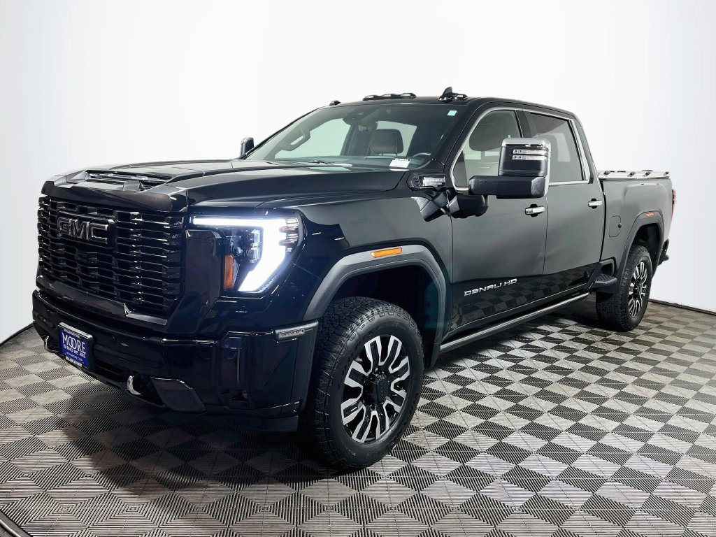 Used 2024 GMC Sierra 3500 Denali Ultimate AWD/4WD image 3