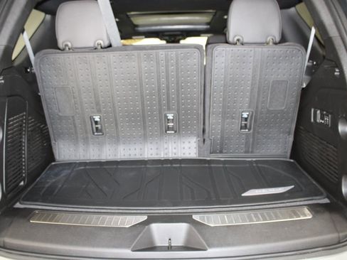 Used 2024 Chevrolet Tahoe High Country image 32