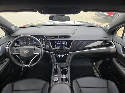 Used 2024 Cadillac XT6 Premium Luxury w/ LPO, Floor Liner Package AWD/4WD image 13