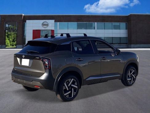 New 2026 Nissan Kicks SV w/ Cold Weather Package FWD image 5