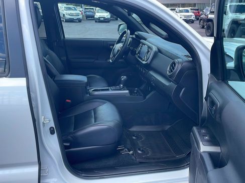 Used 2023 Toyota Tacoma TRD Sport w/ TRD Premium Sport Package AWD/4WD image 25