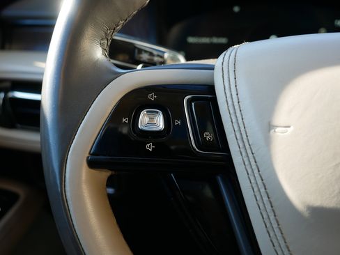 Used 2022 Lincoln Aviator Reserve w/ Equipment Group 201A image 31