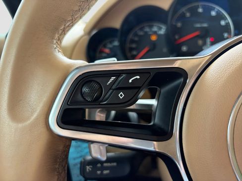 Used 2016 Porsche Cayenne AWD/4WD image 29