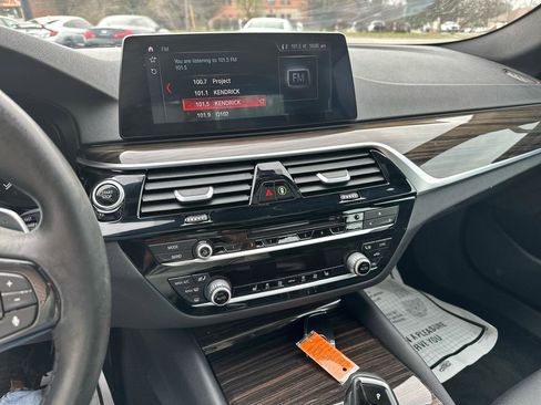 Used 2019 BMW 530e w/ Convenience Package RWD image 13
