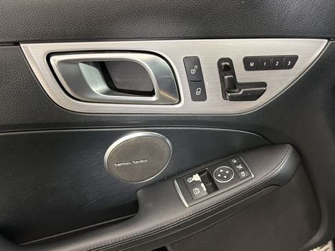 Used 2014 Mercedes-Benz SLK 250 image 21