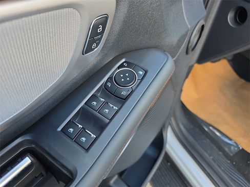 New 2025 Ford Expedition Active image 19