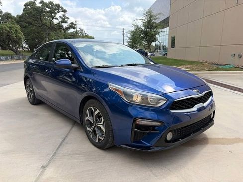 Used 2019 Kia Forte LXS FWD image 5