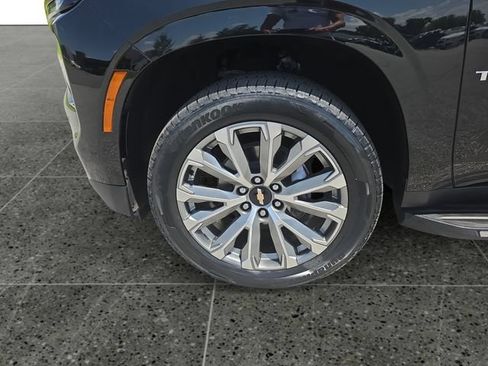 Used 2025 Chevrolet Tahoe High Country AWD/4WD image 16