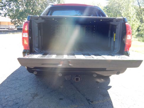 Used 2013 Chevrolet Avalanche LT image 11