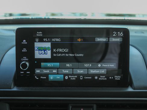 Used 2025 Honda Pilot EX-L image 16