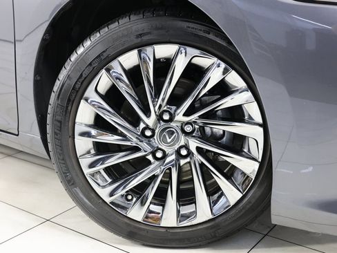 Used 2024 Lexus ES 350 Ultra Luxury w/ Accessory Package (Z2) image 13