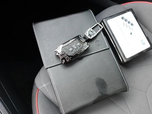 Used 2024 Volkswagen Jetta GLI 40th Anniversary Edition image 33