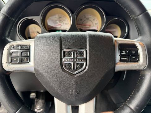 Used 2012 Dodge Challenger SXT RWD image 17