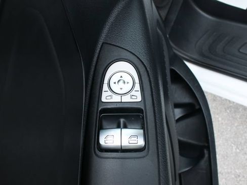 Used 2017 Mercedes-Benz Metris Passenger image 11