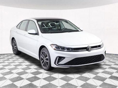 New 2025 Volkswagen Jetta SE image 16