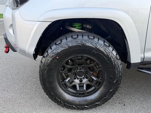 Used 2015 Toyota 4Runner SR5 Premium image 18