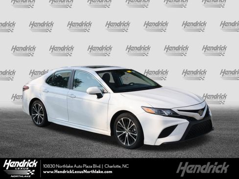 Used 2019 Toyota Camry SE w/ Audio Package FWD image 1