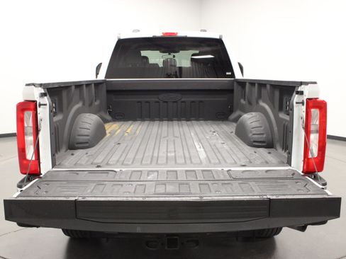 Used 2024 Ford F250 XLT w/ FX4 Off-Road Package AWD/4WD image 14