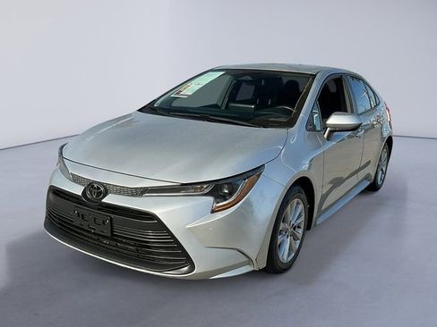 Used 2025 Toyota Corolla LE w/ LE Premium Package image 1