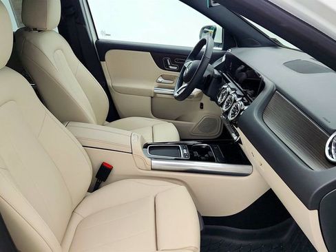 Used 2026 Mercedes-Benz GLA 250 4MATIC image 23