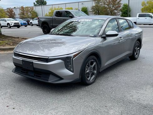 Used 2025 Kia K4 FWD image 3
