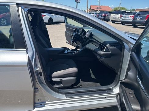 Used 2022 Toyota Camry LE image 12