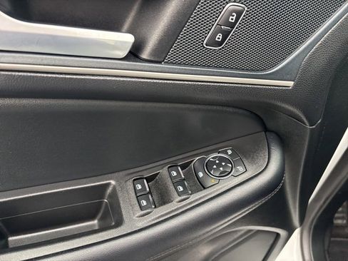 Used 2024 Ford Edge SEL image 7