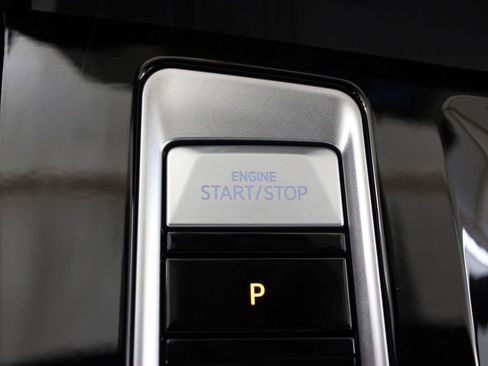 New 2026 Volkswagen Atlas Cross Sport SE FWD image 11