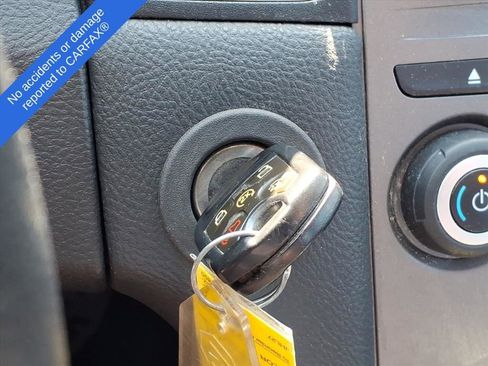 Used 2016 Ford Taurus SEL image 27