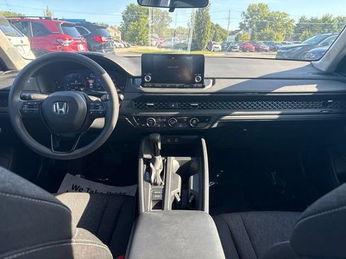 Used 2023 Honda Accord EX image 11