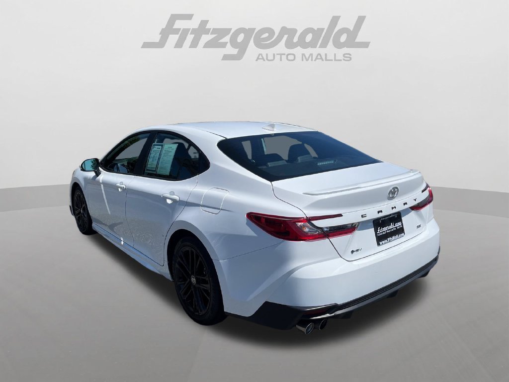 Used 2025 Toyota Camry SE FWD image 9
