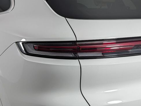 Certified 2026 Porsche Cayenne AWD/4WD image 16