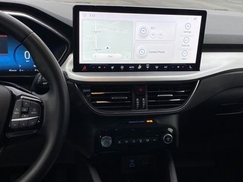 Used 2023 Ford Escape Platinum image 9