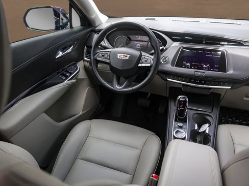 Used 2022 Cadillac XT4 Luxury FWD image 26