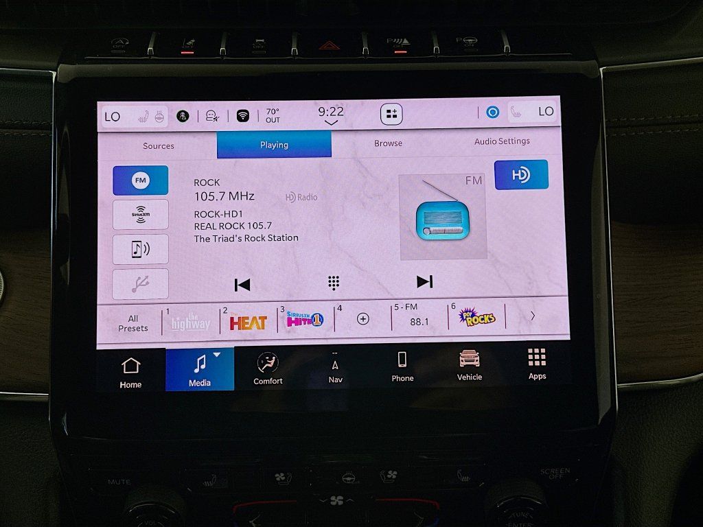 Used 2025 Jeep Grand Cherokee Summit AWD/4WD image 17