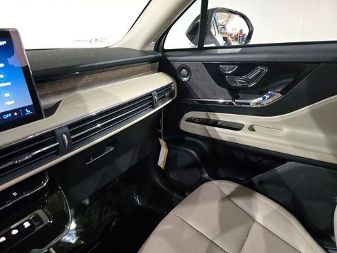 New 2026 Lincoln Corsair Reserve FWD image 32