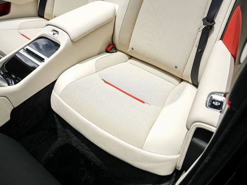 Used 2019 Rolls-Royce Dawn RWD image 36