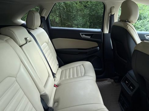 Used 2015 Ford Edge SEL w/ Equipment Group 201A AWD/4WD image 12