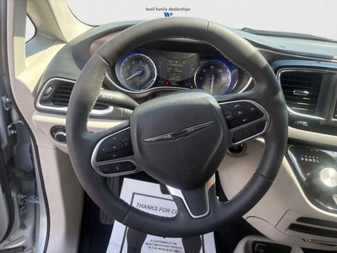 Used 2023 Chrysler Voyager LX FWD image 13