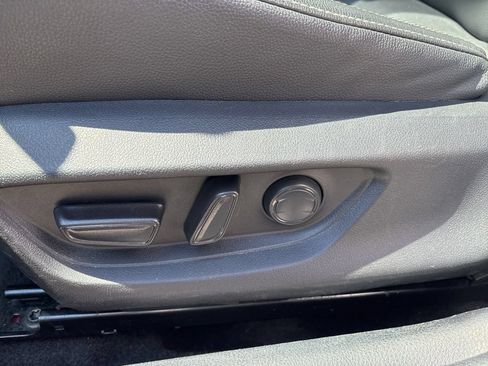 Used 2025 Toyota Camry SE FWD image 16