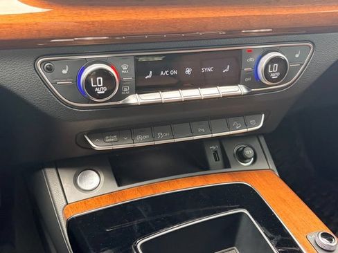 Certified 2023 Audi Q5 2.0T Premium w/ Convenience Package AWD/4WD image 10