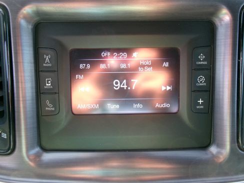 Used 2015 Dodge Challenger SXT image 15