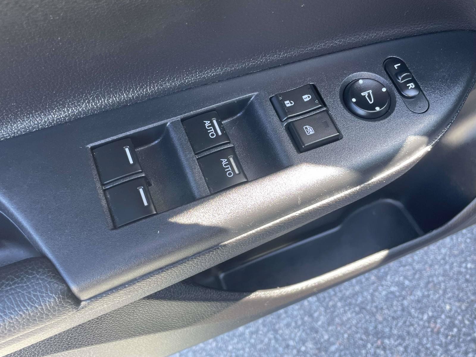 Used 2017 Honda Accord EX image 17