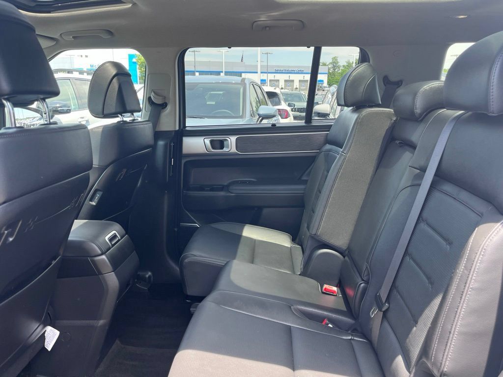 Used 2025 Hyundai Santa Fe Limited AWD/4WD image 20