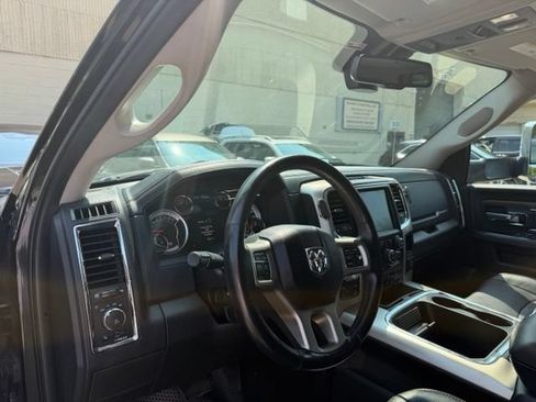 Used 2018 RAM 1500 Laramie AWD/4WD image 7