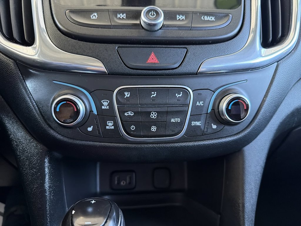 Used 2018 Chevrolet Equinox LT w/ Sun & Infotainment Package FWD image 14