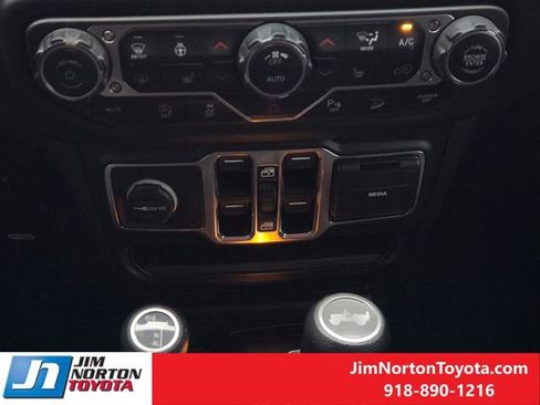 Used 2020 Jeep Wrangler Unlimited Sport image 21