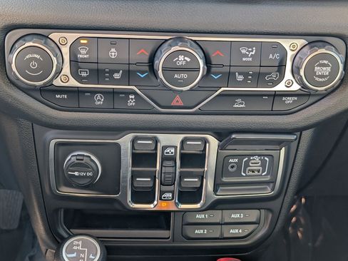 Used 2025 Jeep Gladiator Sport AWD/4WD image 20