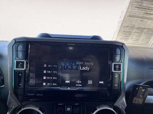 Used 2012 Jeep Wrangler Rubicon w/ Dual Top Group AWD/4WD image 20