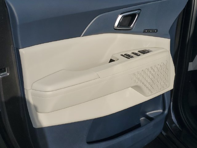 Certified 2026 Kia Carnival EX FWD image 15